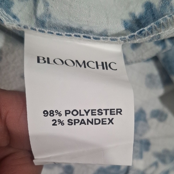 BloomChic Women's Blue and White Floral Blouse Size 14-16 - Picture 7 of 9